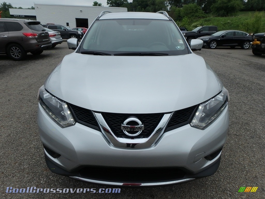 2015 Rogue SV AWD - Brilliant Silver / Charcoal photo #2