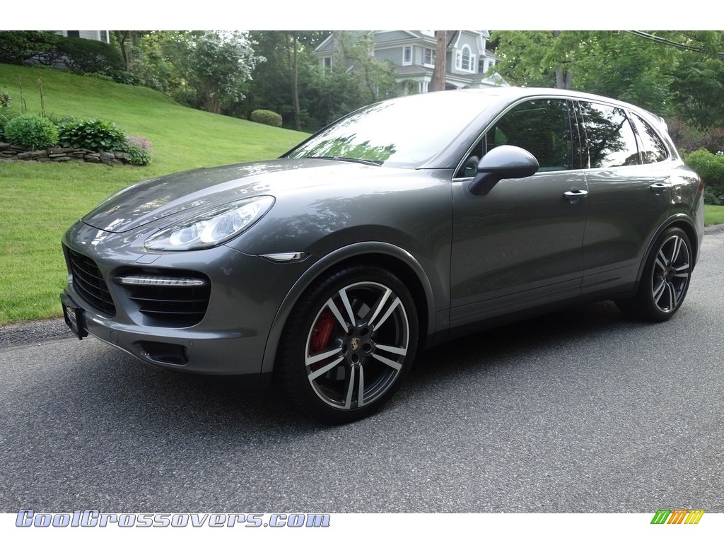 Meteor Grey Metallic / Black Porsche Cayenne Turbo