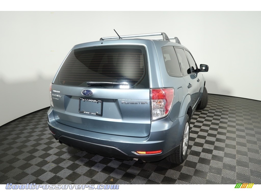 2010 Forester 2.5 X - Newport Blue Pearl / Platinum photo #10