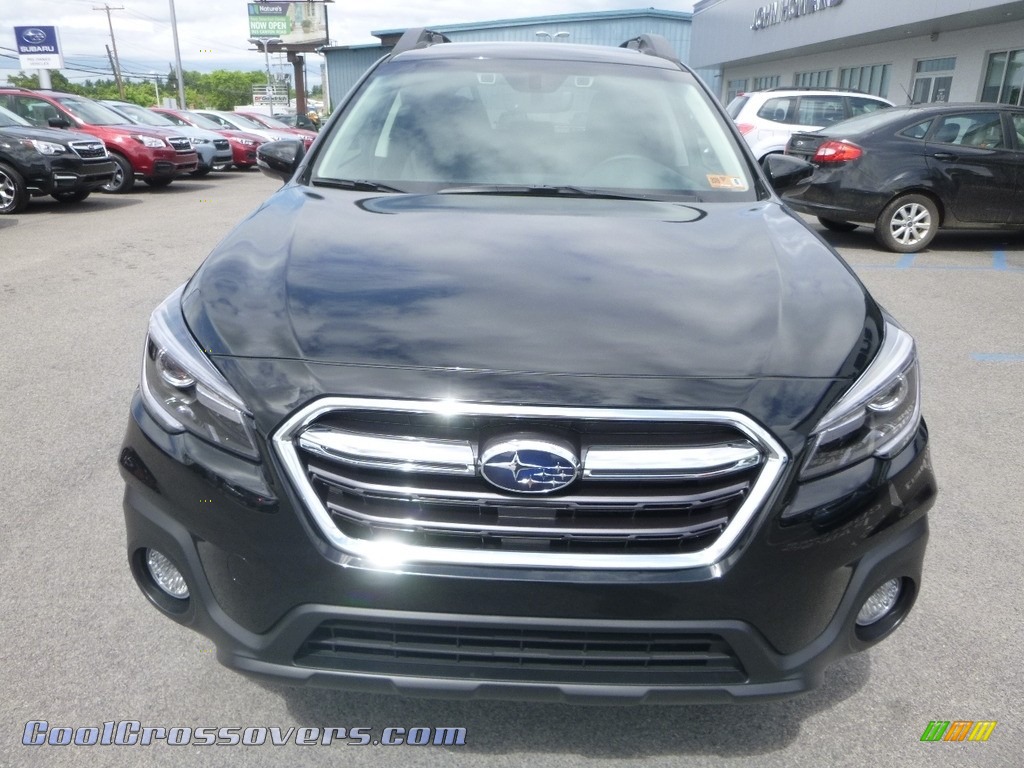 2018 Outback 3.6R Limited - Crystal Black Silica / Black photo #9