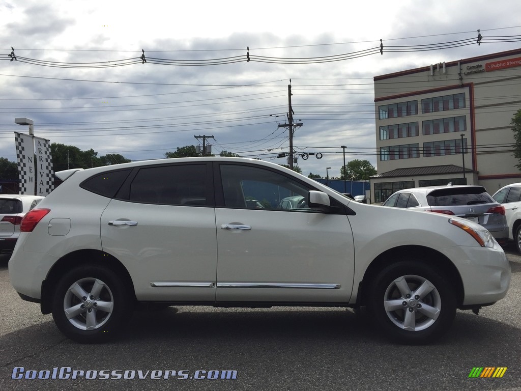 2013 Rogue S Special Edition AWD - Pearl White / Black photo #2