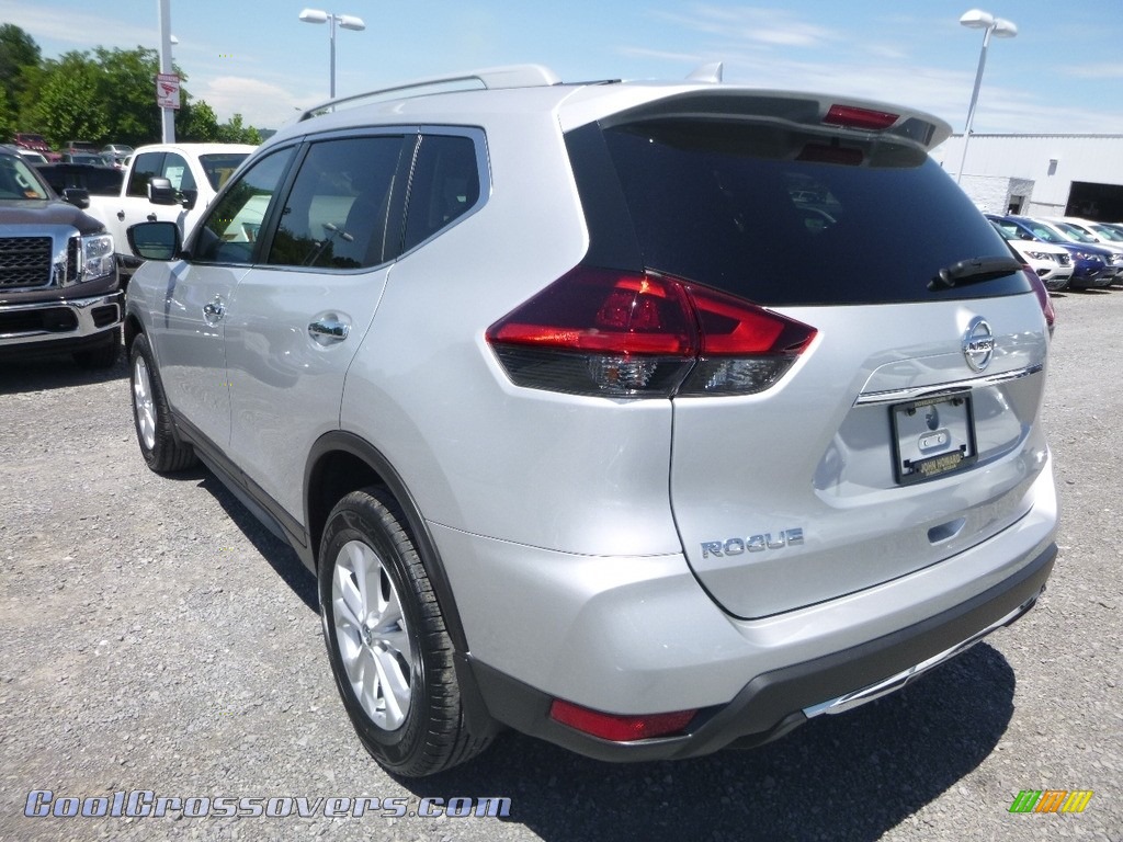 2018 Rogue S AWD - Brilliant Silver / Charcoal photo #6