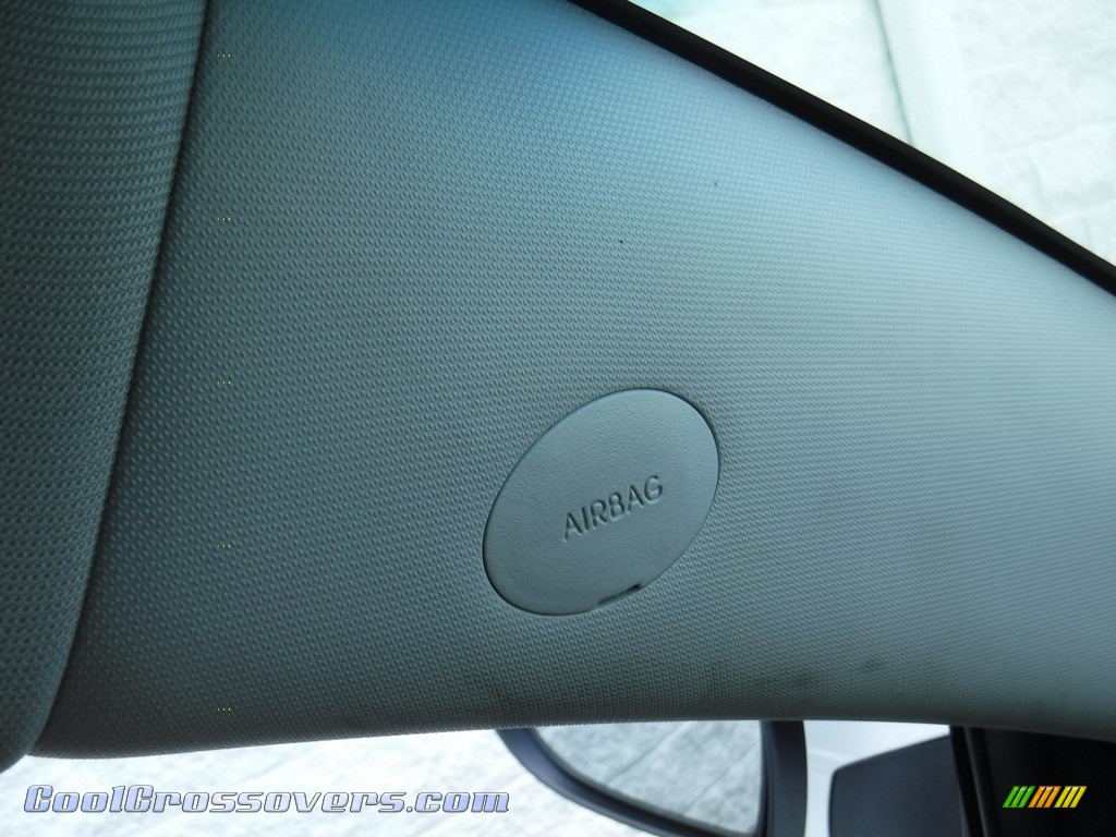 2011 Sportage EX AWD - Clear White / Black photo #23