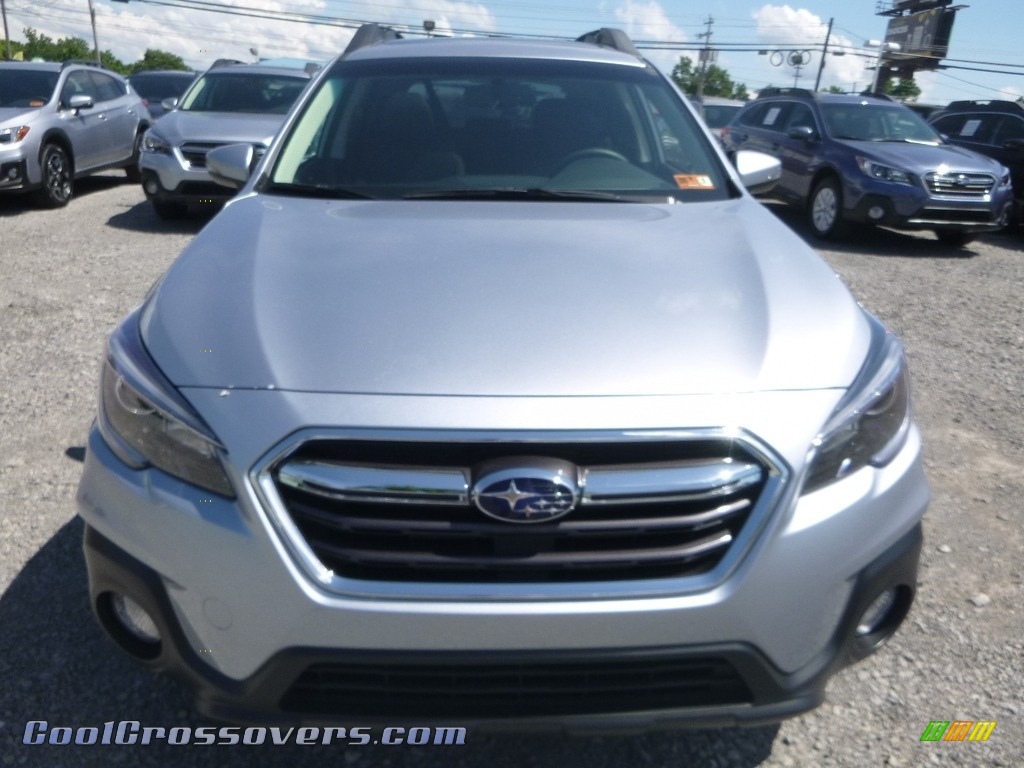 2018 Outback 2.5i Limited - Ice Silver Metallic / Black photo #9