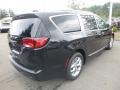Chrysler Pacifica Touring L Plus Brilliant Black Crystal Pearl photo #5