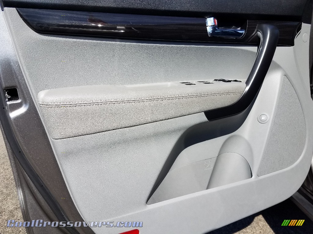 2013 Sorento LX V6 AWD - Titanium Silver / Gray photo #24