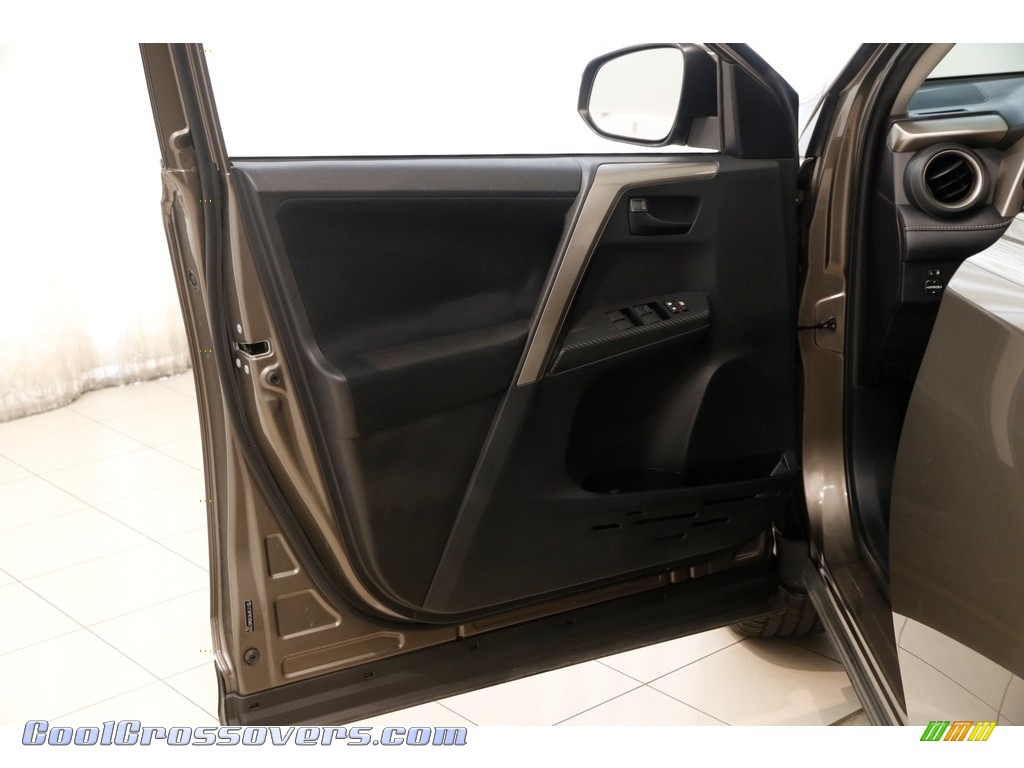 2013 RAV4 XLE AWD - Pyrite Mica / Black photo #4