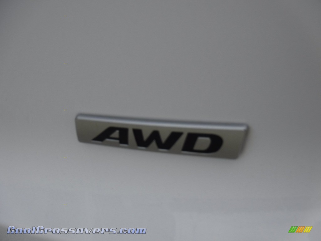 2015 Tucson SE AWD - Winter White / Beige photo #8
