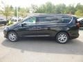 Chrysler Pacifica Touring Plus Brilliant Black Crystal Pearl photo #2