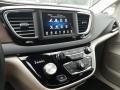 Chrysler Pacifica Touring L Brilliant Black Crystal Pearl photo #11