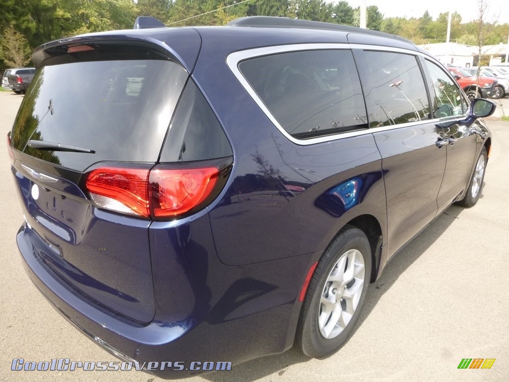 2019 Pacifica Touring Plus - Jazz Blue Pearl / Black/Alloy photo #5
