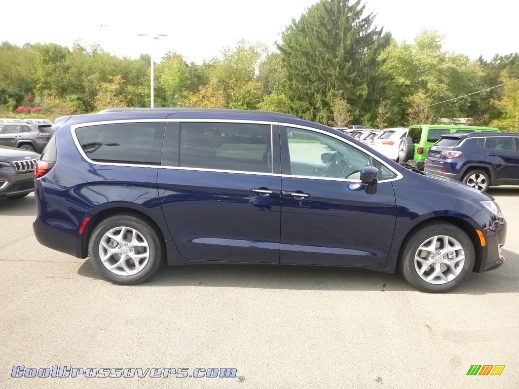 2019 Pacifica Touring Plus - Jazz Blue Pearl / Black/Alloy photo #6