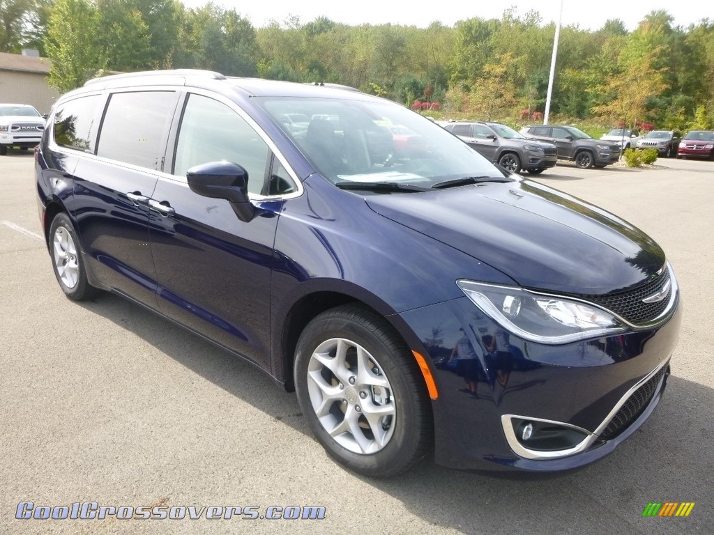 2019 Pacifica Touring Plus - Jazz Blue Pearl / Black/Alloy photo #7