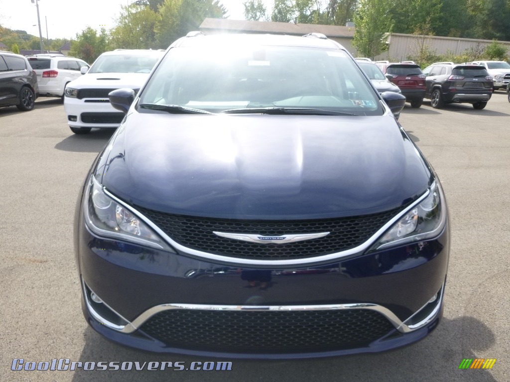 2019 Pacifica Touring Plus - Jazz Blue Pearl / Black/Alloy photo #8