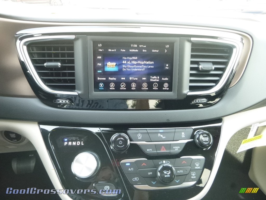 2019 Pacifica Touring Plus - Jazz Blue Pearl / Black/Alloy photo #17