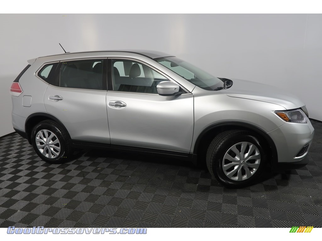 2015 Rogue S AWD - Brilliant Silver / Charcoal photo #4