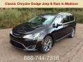 Chrysler Pacifica Limited Brilliant Black Crystal Pearl photo #1