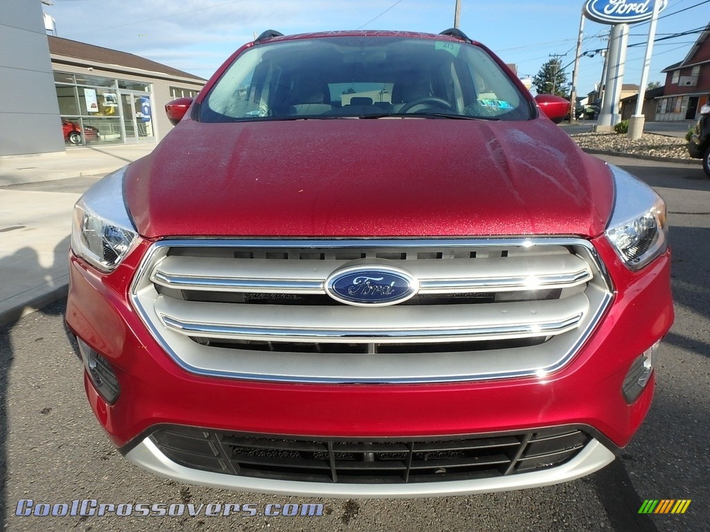 2018 Escape SE 4WD - Ruby Red / Charcoal Black photo #2