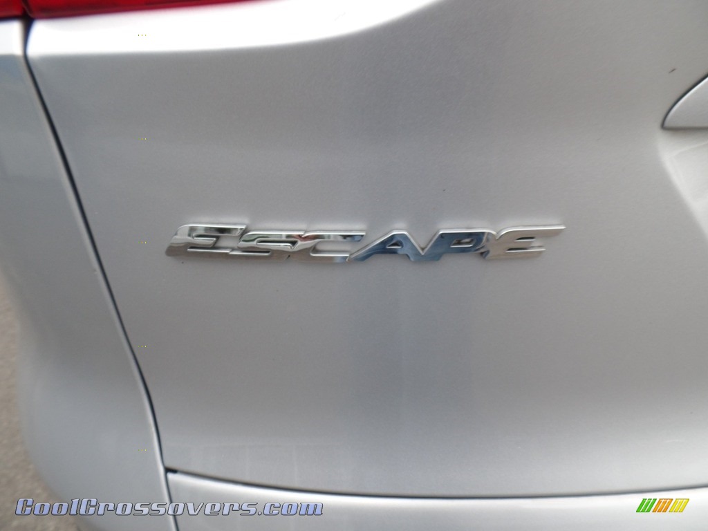 2016 Escape SE 4WD - Ingot Silver Metallic / Charcoal Black photo #10