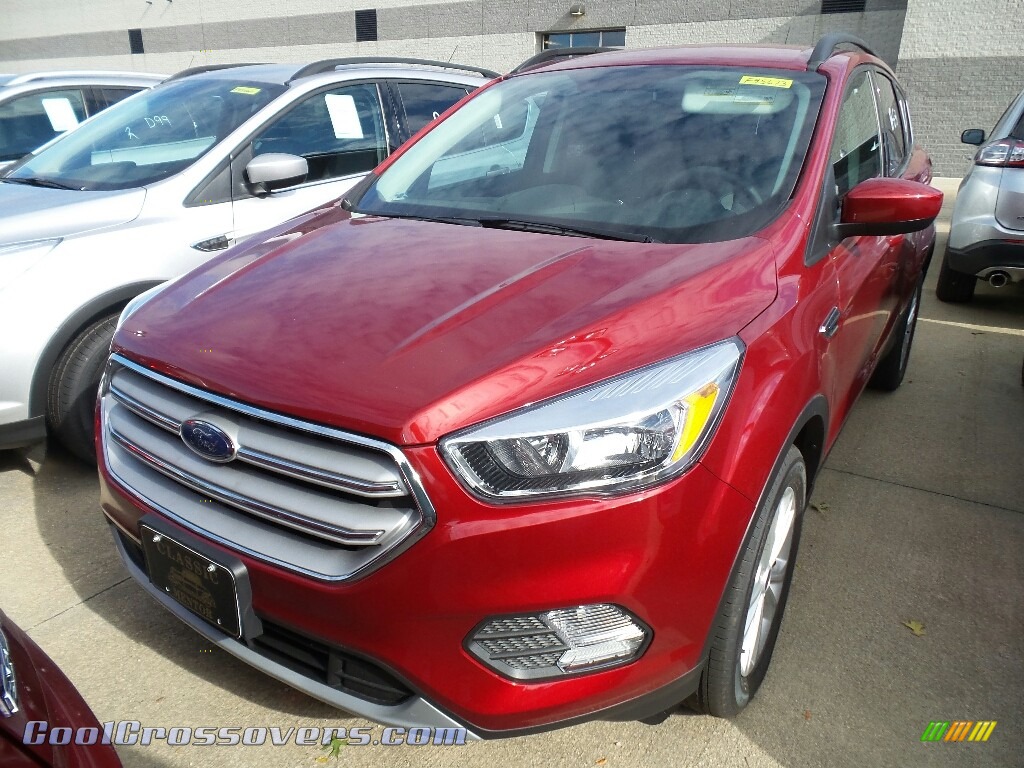 Ruby Red / Charcoal Black Ford Escape SE 4WD