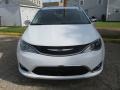 Chrysler Pacifica Limited Bright White photo #10