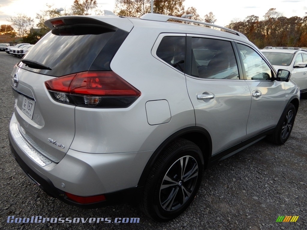 2019 Rogue SV AWD - Brilliant Silver / Charcoal photo #3