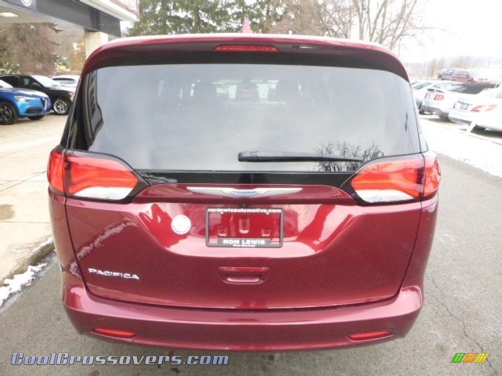 2017 Pacifica Touring - Velvet Red Pearl / Black/Alloy photo #8