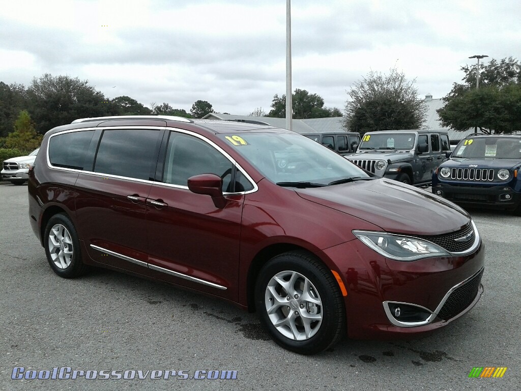 2019 Pacifica Touring L Plus - Velvet Red Pearl / Black/Alloy photo #7