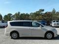 Chrysler Pacifica Touring L Luxury White Pearl photo #6
