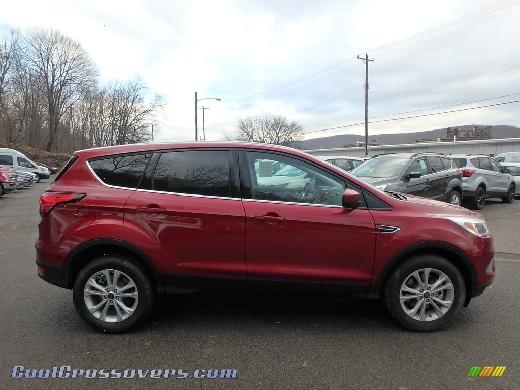 Ruby Red / Chromite Gray/Charcoal Black Ford Escape SE 4WD