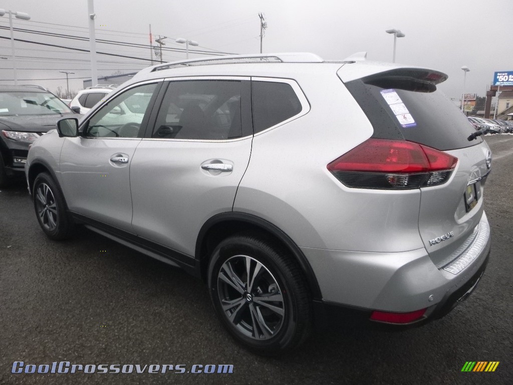 2019 Rogue SV AWD - Brilliant Silver / Charcoal photo #6