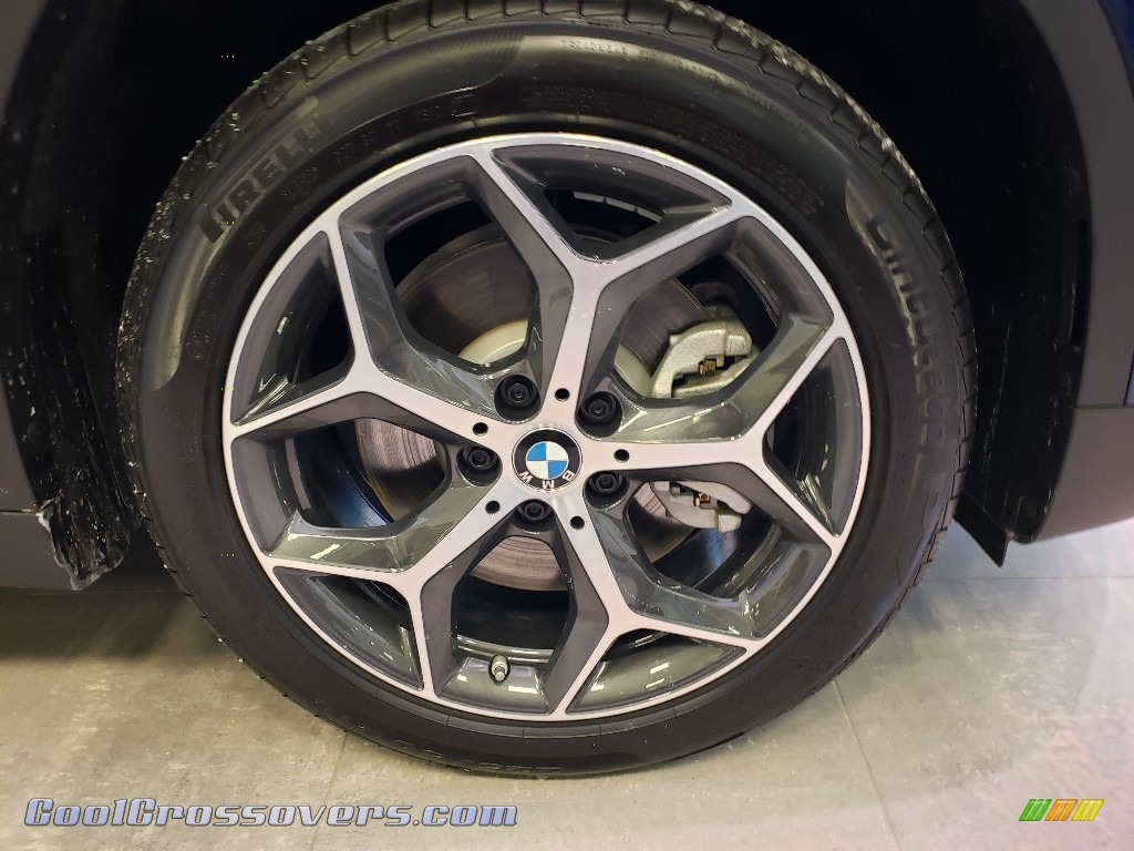 2018 X1 xDrive28i - Mediterranean Blue Metallic / Black photo #3