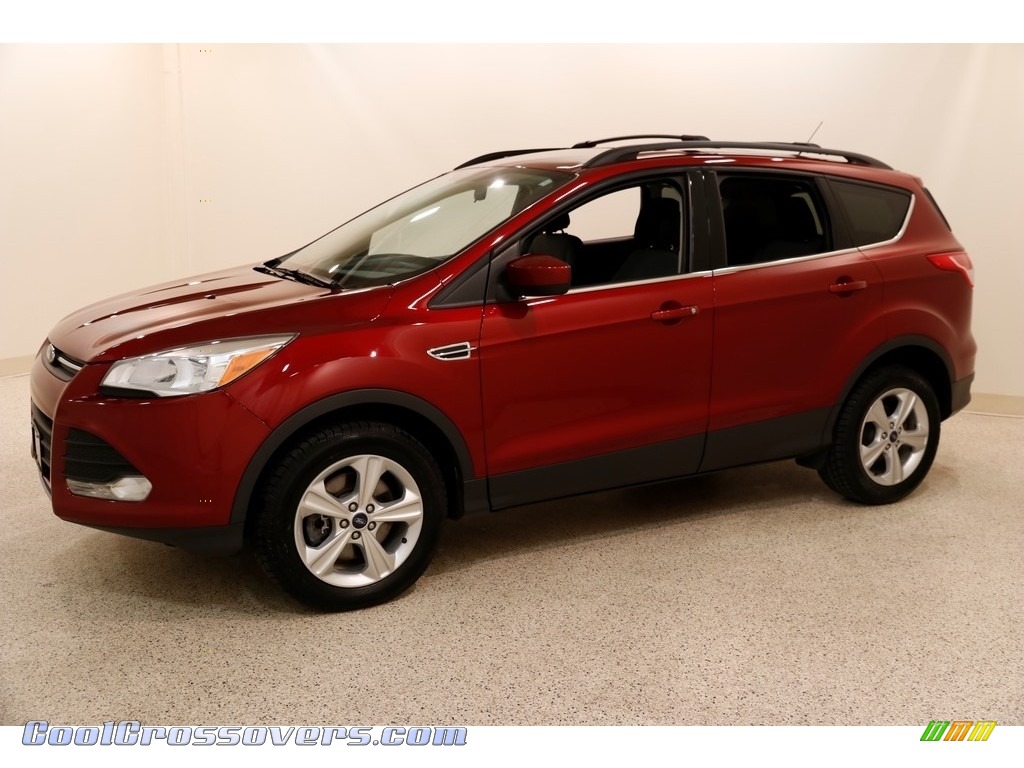 2013 Escape SE 2.0L EcoBoost 4WD - Ruby Red Metallic / Charcoal Black photo #3