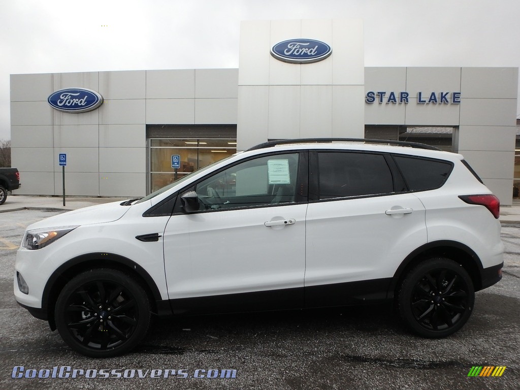 Oxford White / Chromite Gray/Charcoal Black Ford Escape SE 4WD