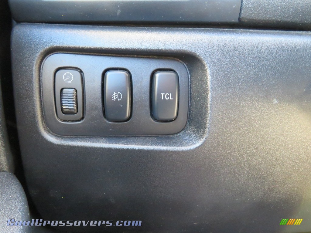 2010 Endeavor LS AWD - Carbon Pearl / Black photo #19