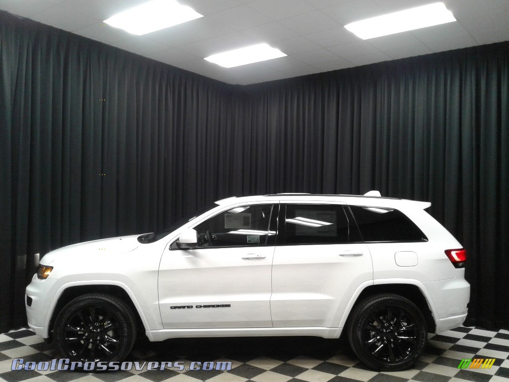 Bright White / Black Jeep Grand Cherokee Altitude 4x4