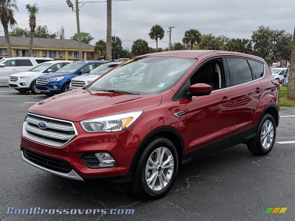 Ruby Red / Chromite Gray/Charcoal Black Ford Escape SE