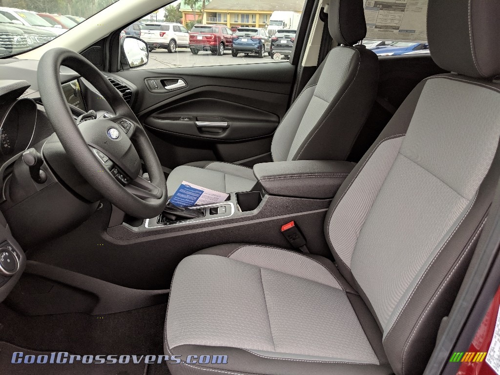 2019 Escape SE - Ruby Red / Chromite Gray/Charcoal Black photo #15