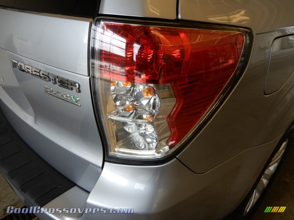 2012 Forester 2.5 X Limited - Ice Silver Metallic / Black photo #5