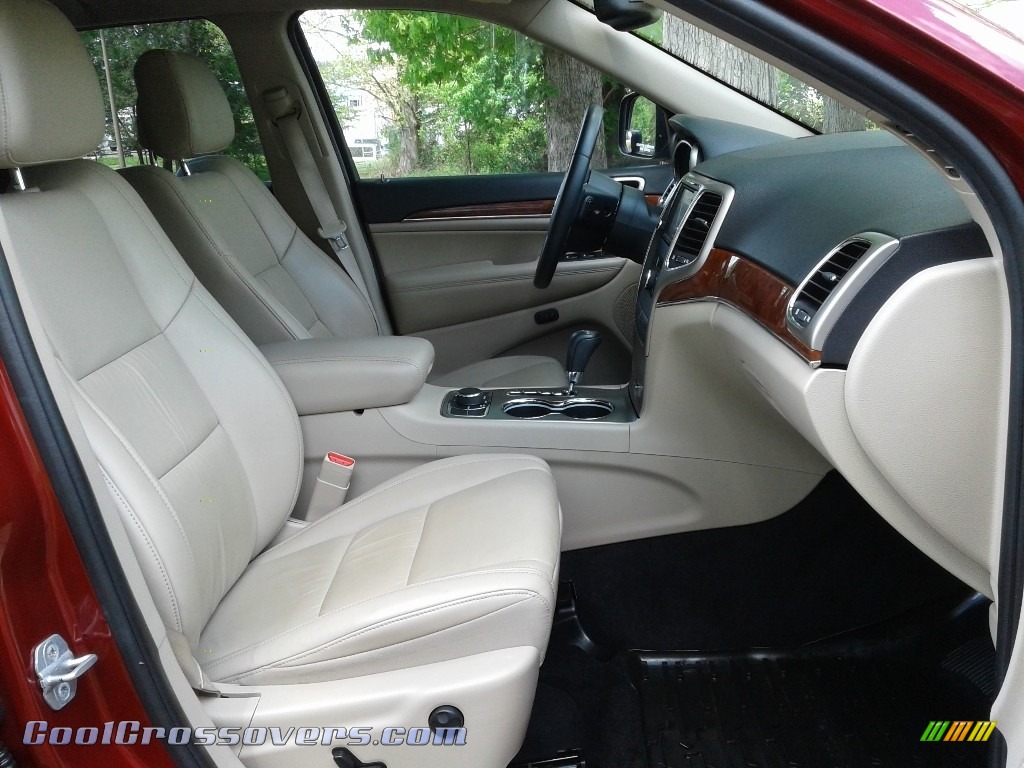 2011 Grand Cherokee Limited 4x4 - Inferno Red Crystal Pearl / Black/Light Frost Beige photo #16