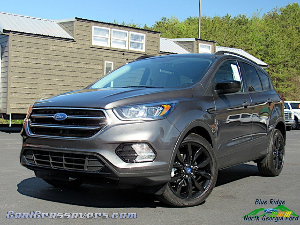 Magnetic / Chromite Gray/Charcoal Black Ford Escape SE