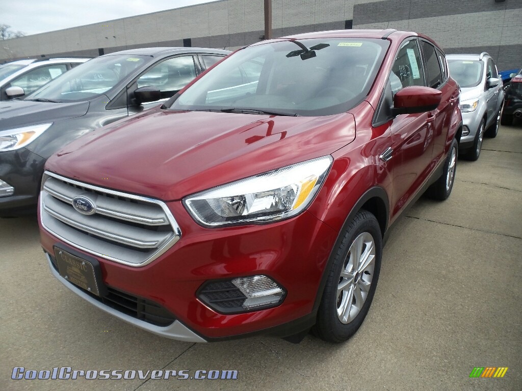 2019 Escape SE 4WD - Ruby Red / Chromite Gray/Charcoal Black photo #1