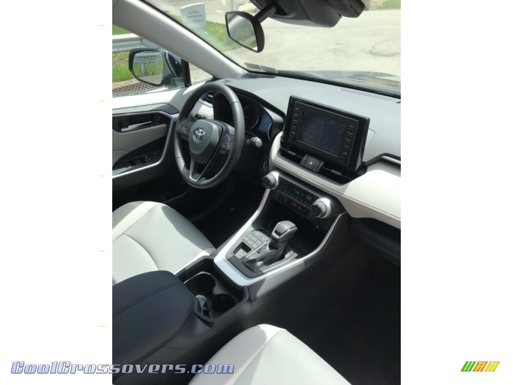 2019 RAV4 XLE AWD - Magnetic Gray Metallic / Light Gray photo #29