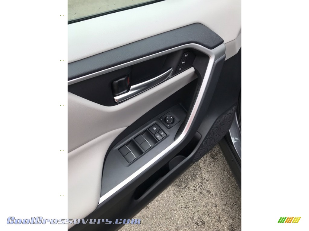 2019 RAV4 XLE AWD - Magnetic Gray Metallic / Light Gray photo #9