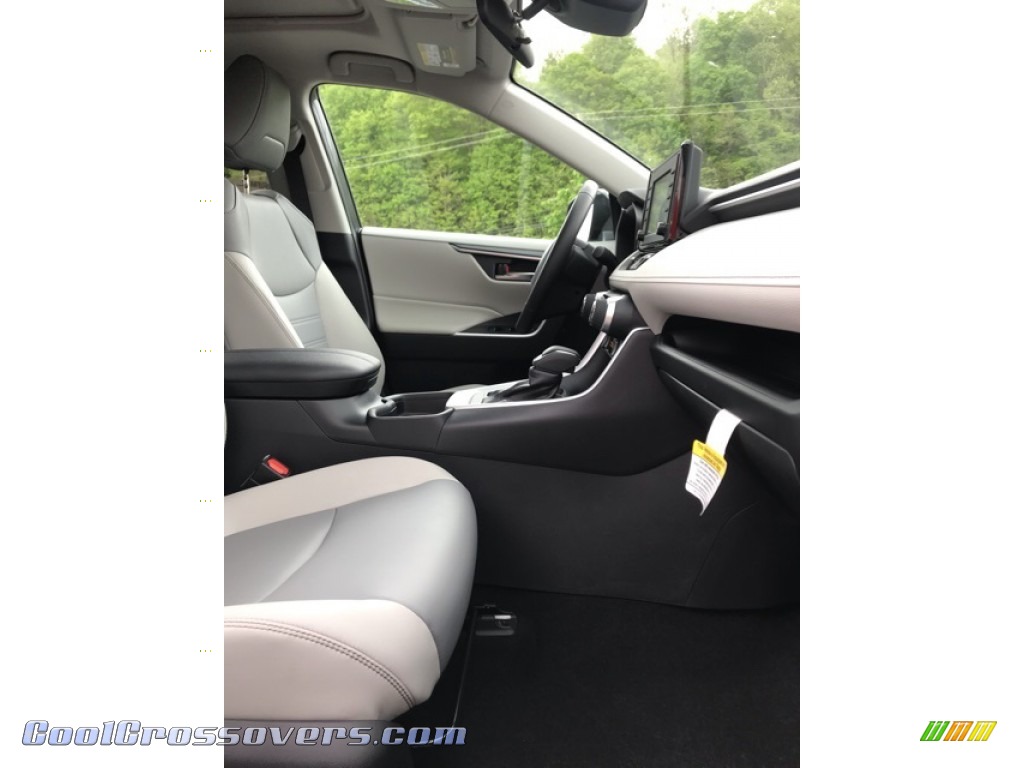 2019 RAV4 XLE AWD - Magnetic Gray Metallic / Light Gray photo #30