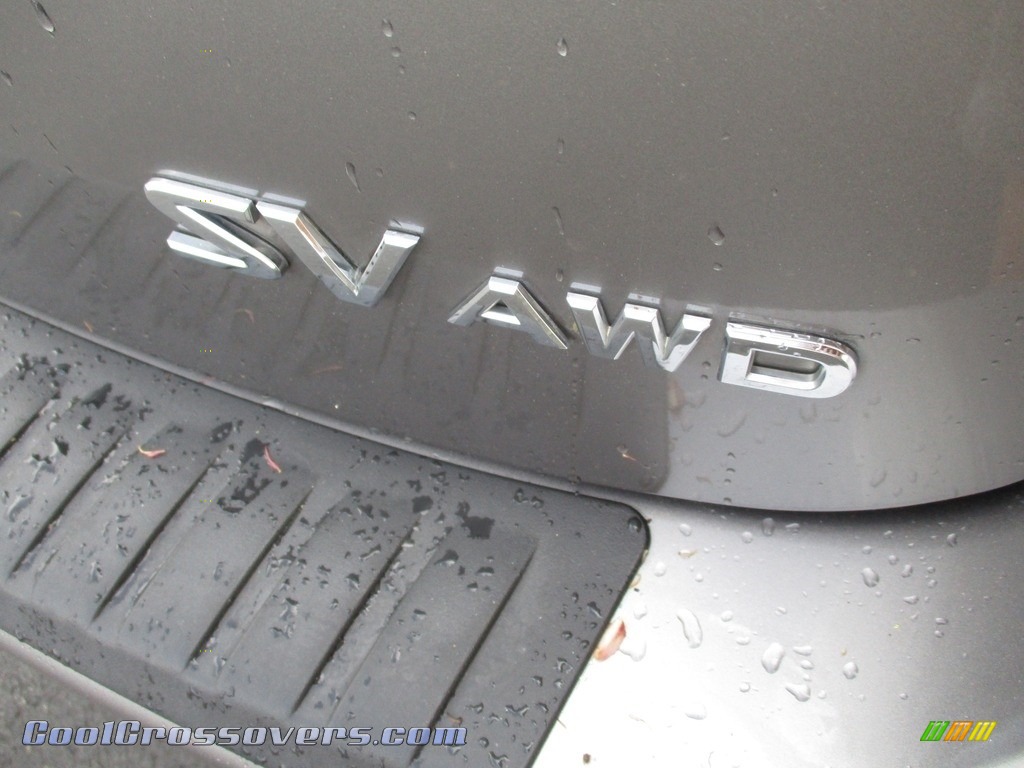 2011 Rogue SV AWD - Platinum Graphite / Black photo #6