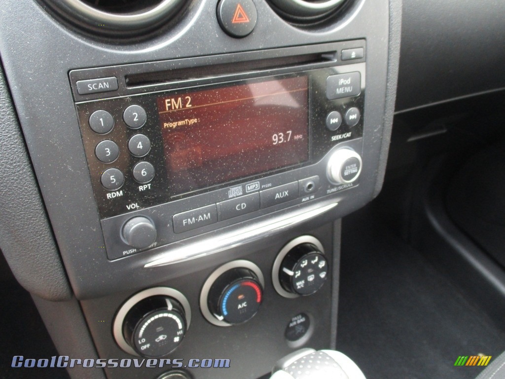2011 Rogue SV AWD - Platinum Graphite / Black photo #15