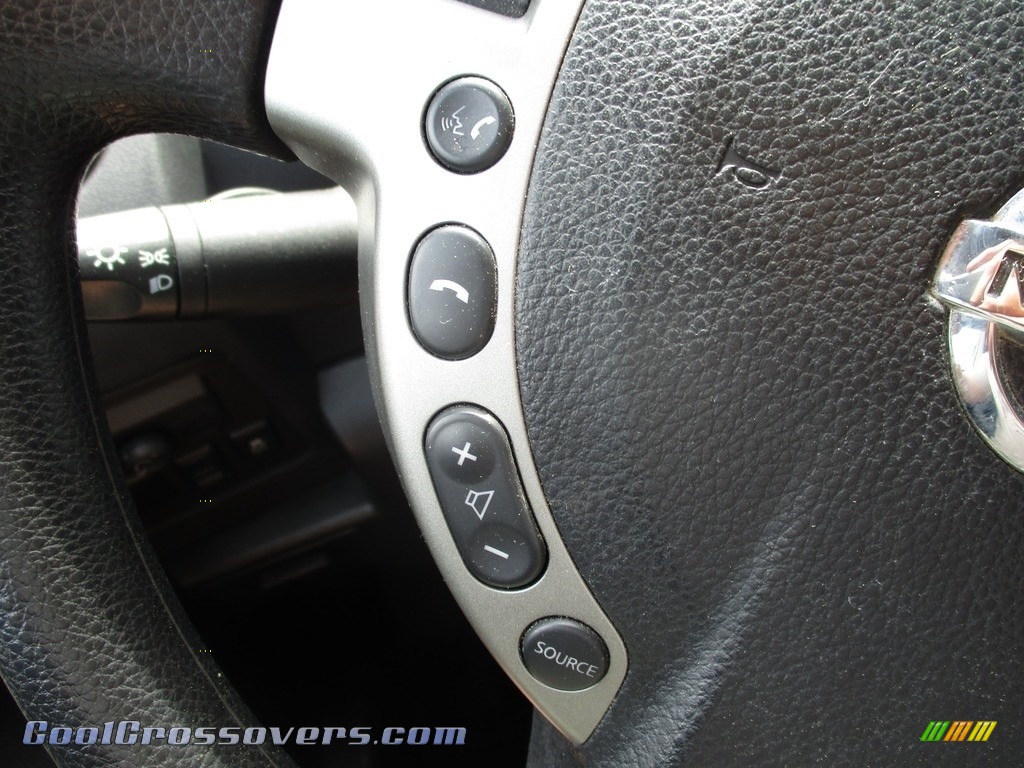 2011 Rogue SV AWD - Platinum Graphite / Black photo #17