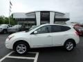 Nissan Rogue SV Pearl White photo #1