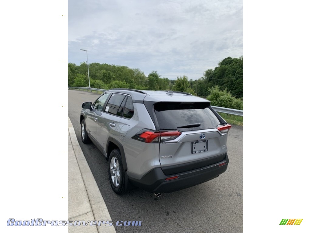 2019 RAV4 XLE AWD Hybrid - Silver Sky Metallic / Black photo #4